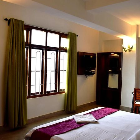 Lily Guest House 실롱 외부 사진