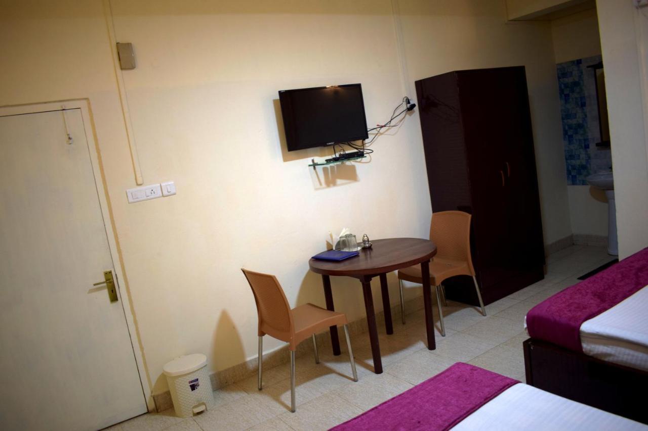 Lily Guest House 실롱 외부 사진