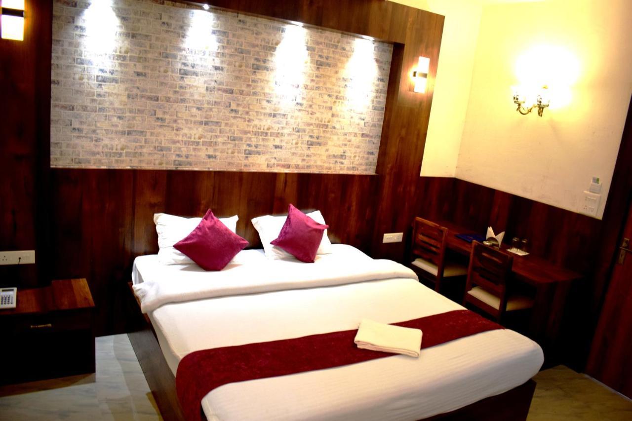 Lily Guest House 실롱 외부 사진